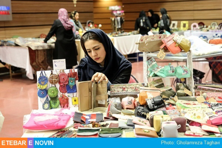 راه‌اندازی بازارچه فروش تولیدات زنان سرپرست خانوار در کرج