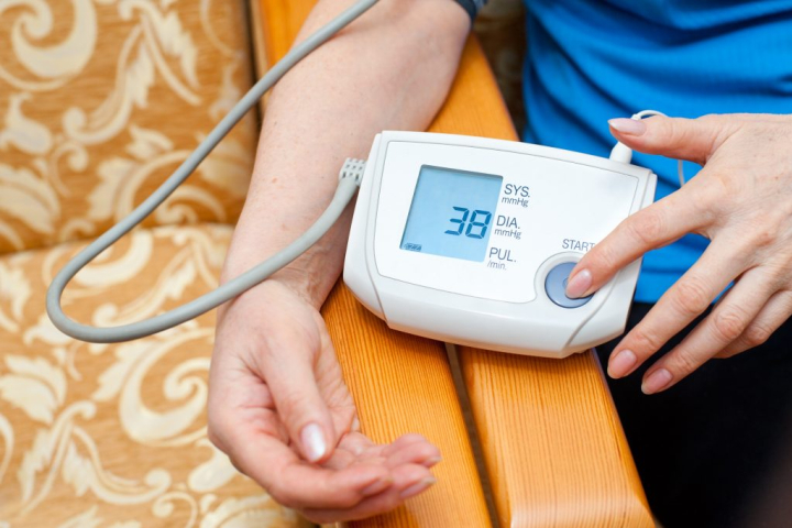 روش درست اندازه گیری فشار خون در خانه