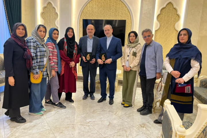 استقبال بی نظیر از آثار هنرمند سفال البرزی در همایش بین‌المللی سفال ریشتان ازبکستان