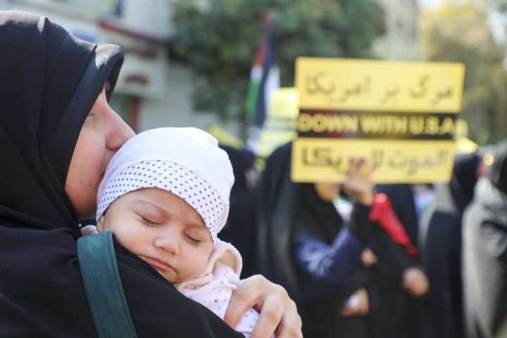 راهپیمایی مردم و مسئولان کرج در محکومیت جنایات رژیم موقت صهیونیستی در غزه
