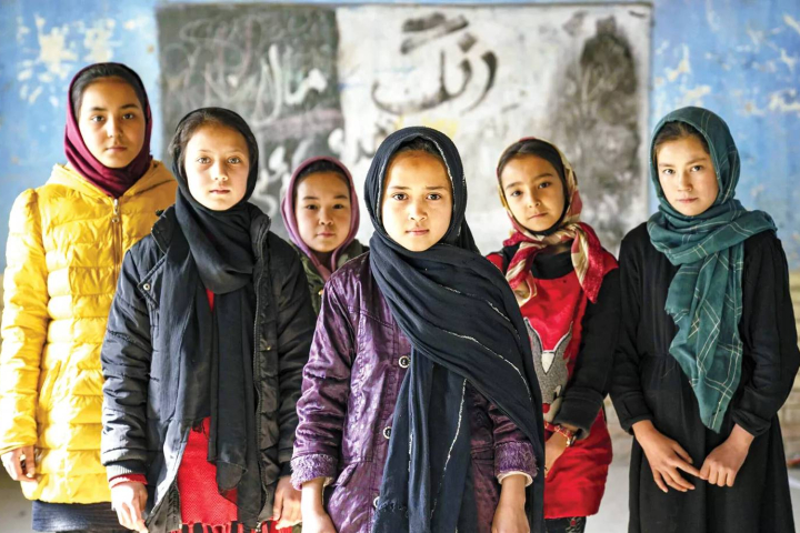 پاکستان: ممنوعیت تحصیل و کار زنان در افغانستان اسلامی نیست
