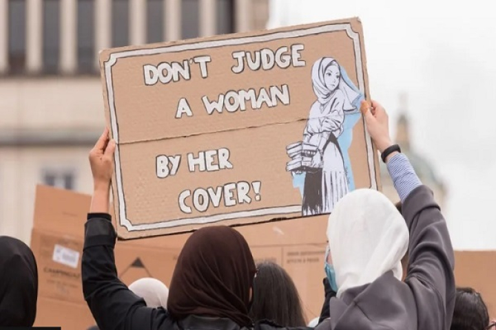 ممنوعیت حجاب در ادارات دولتی اروپا قانونی شد