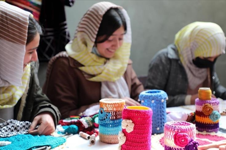 غیبت کارمندان زن ضربه شدید اقتصادی به افغانستان وارد کرده است
