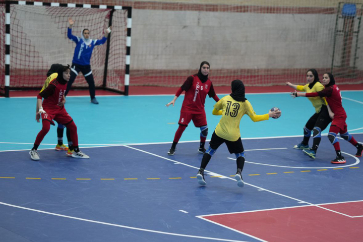پنج دختر هندبالیست البرزی به اردوی تیم ملی دعوت شدند
