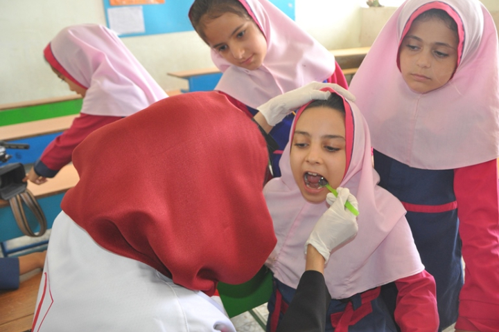 خدمات رایگان دندان‌پزشکی برای دانش‌آموزان ۶ تا ۱۴ ساله روستایی